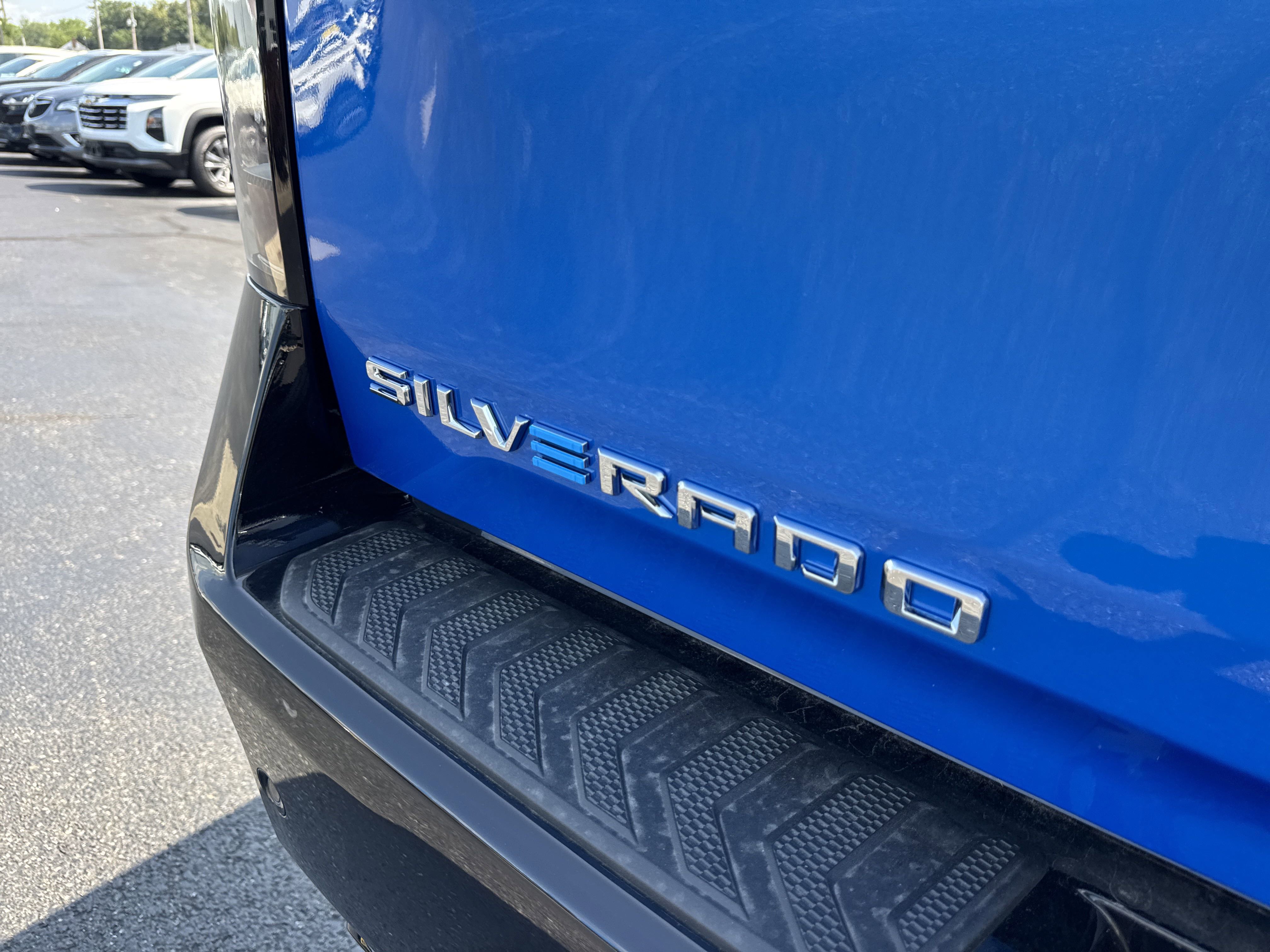 New 2025 Chevrolet Silverado EV RST image 36