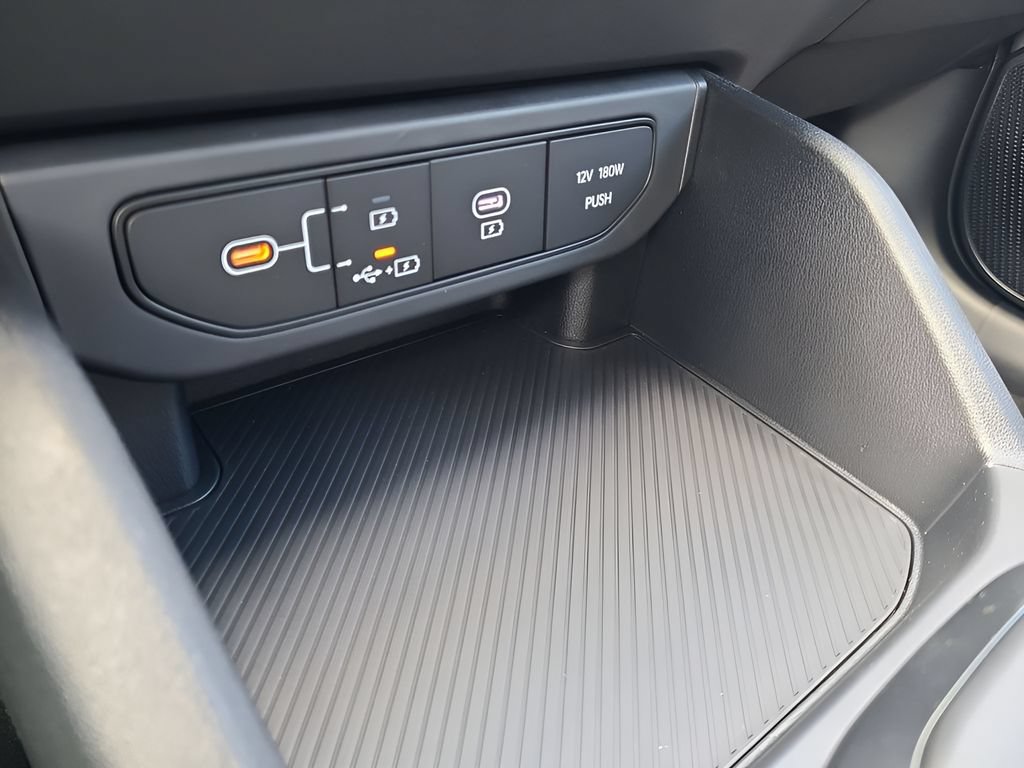 Used 2025 Kia K4 FWD image 41