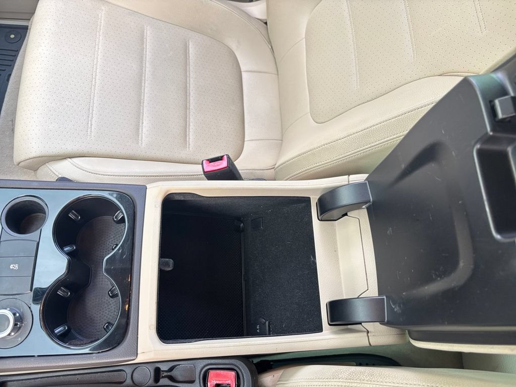 Used 2013 Volkswagen Touareg TDI AWD/4WD image 12