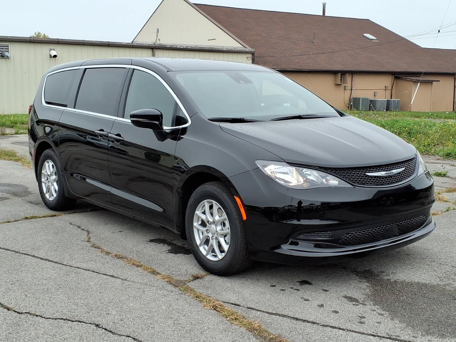 New 2027 Chrysler Pacifica LX FWD image 3