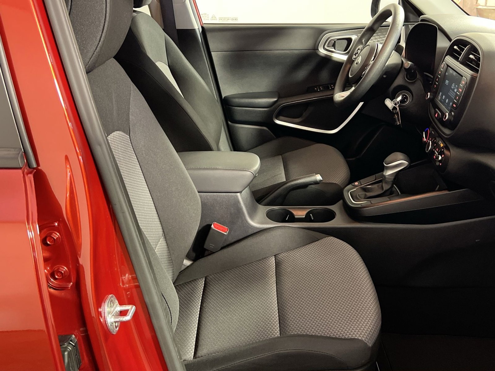 Used 2021 Kia Soul LX image 28