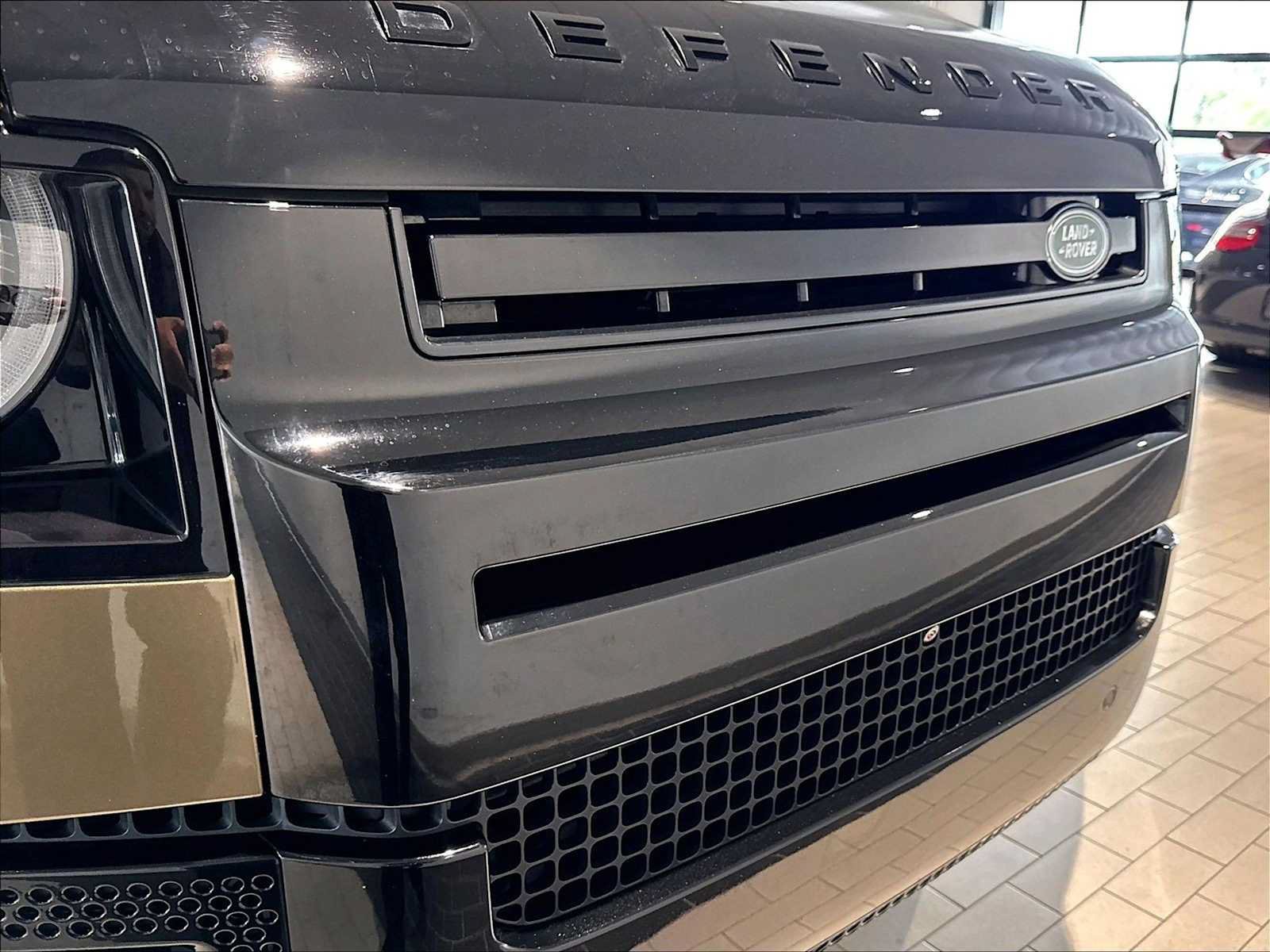 Used 2023 Land Rover Defender 110 X AWD/4WD image 34
