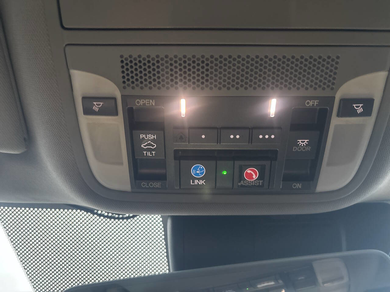 Used 2018 Acura TLX w/ Technology Package FWD image 29