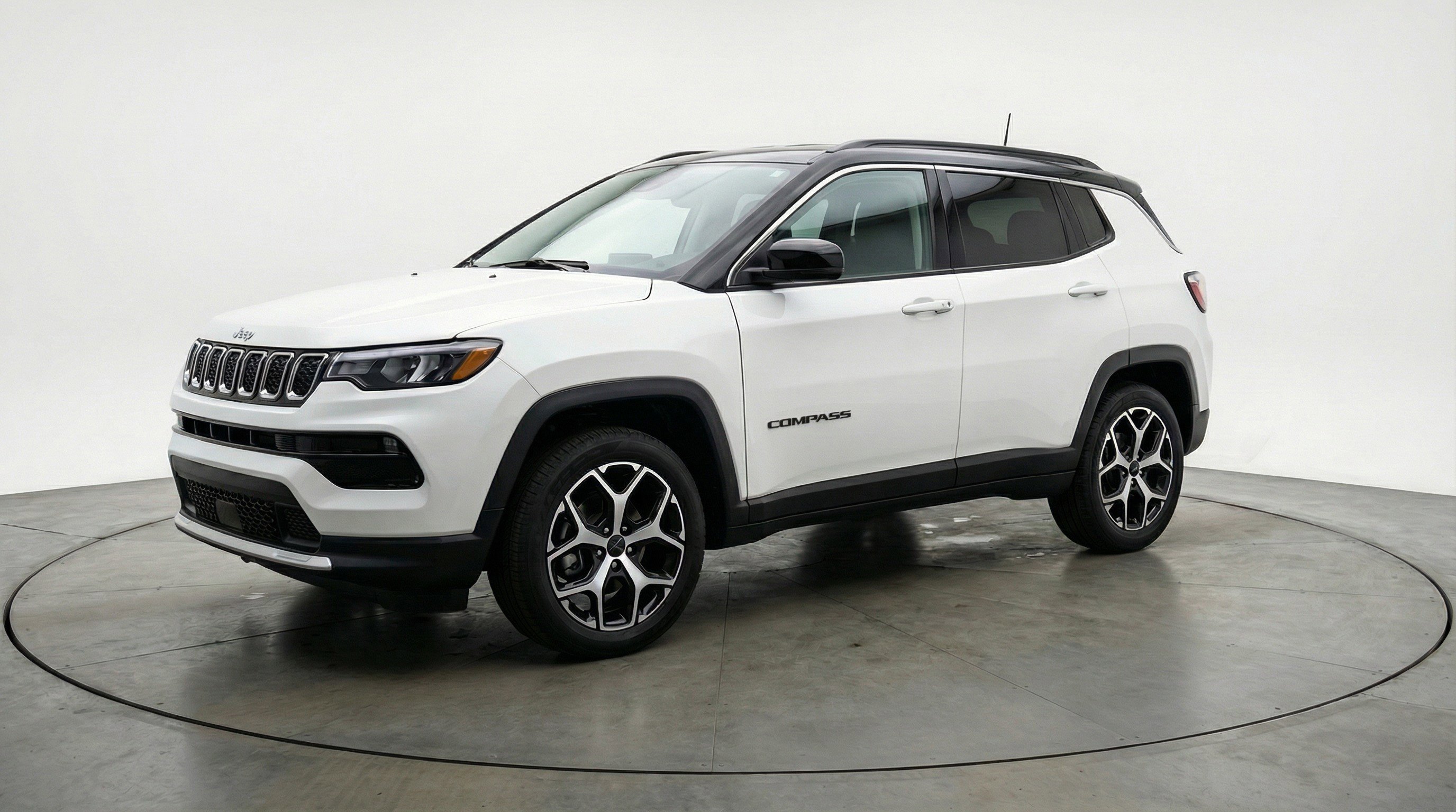 Used 2025 Jeep Compass Limited image 3