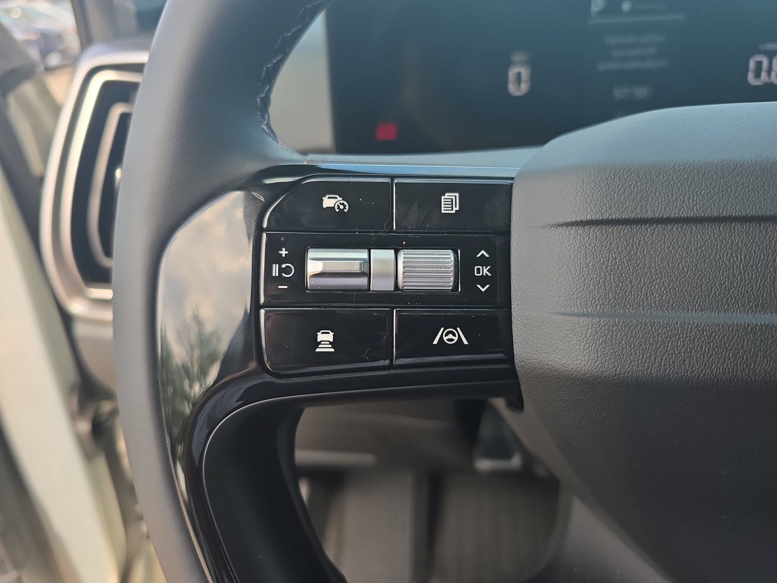 New 2026 Kia Sorento S w/ S Panoramic Sunroof Package FWD image 18
