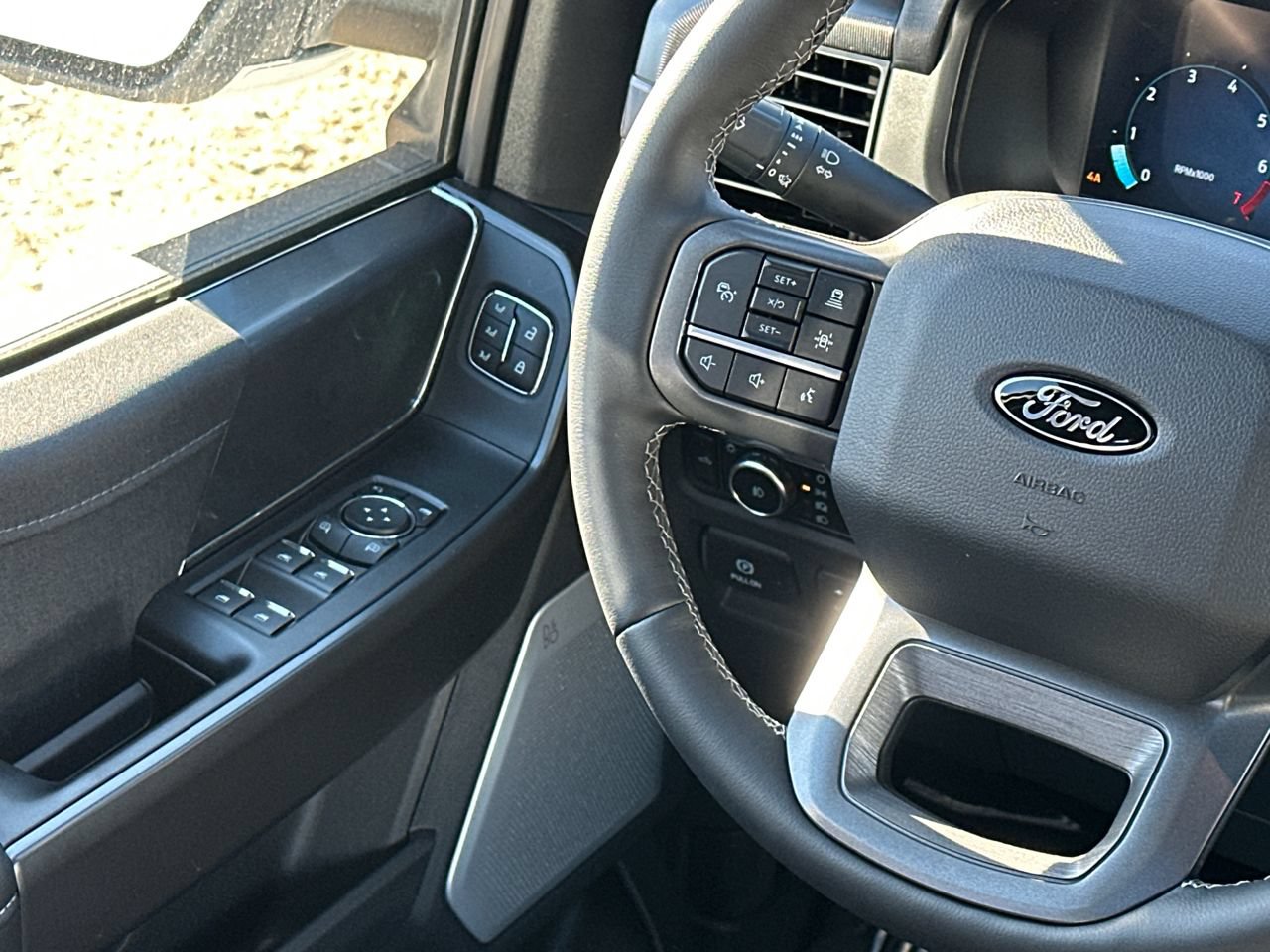 New 2025 Ford F150 Lariat w/ Equipment Group 502A High AWD/4WD image 21