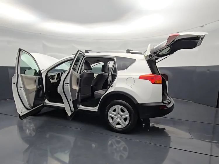 Used 2013 Toyota RAV4 LE AWD/4WD image 18