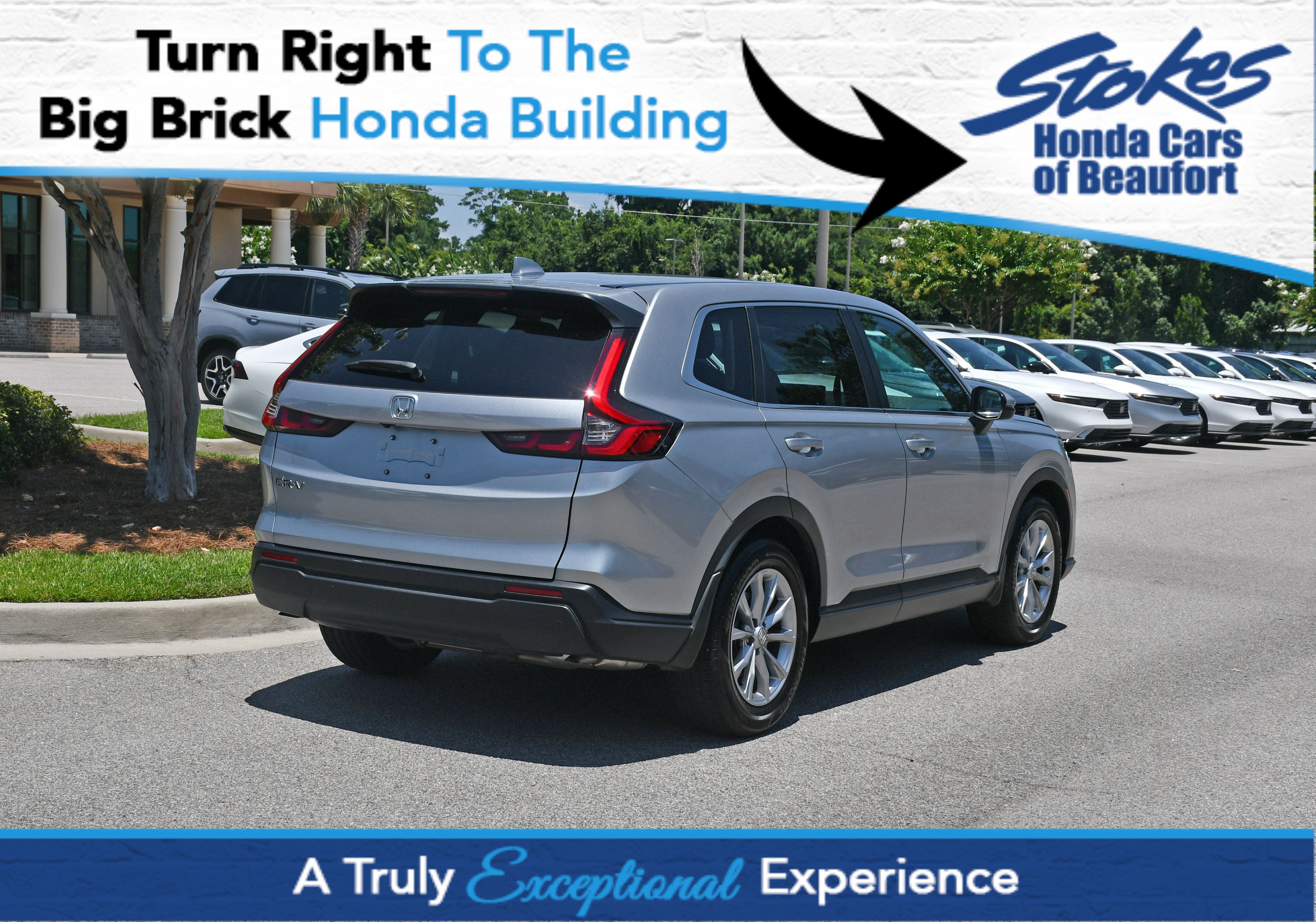 Used 2025 Honda CR-V EX image 1