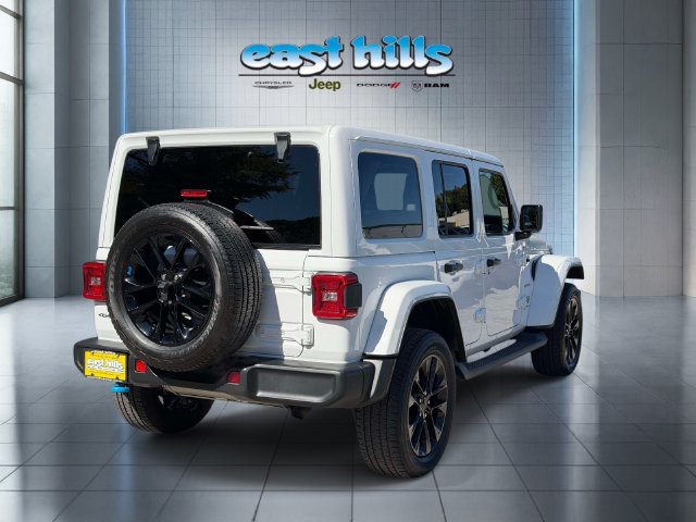 Used 2023 Jeep Wrangler Unlimited Sahara w/ Cold Weather Group AWD/4WD image 3
