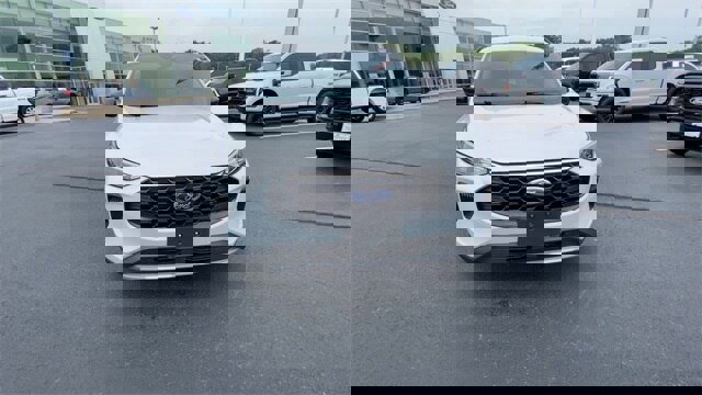 Certified 2025 Ford Escape ST-Line image 3