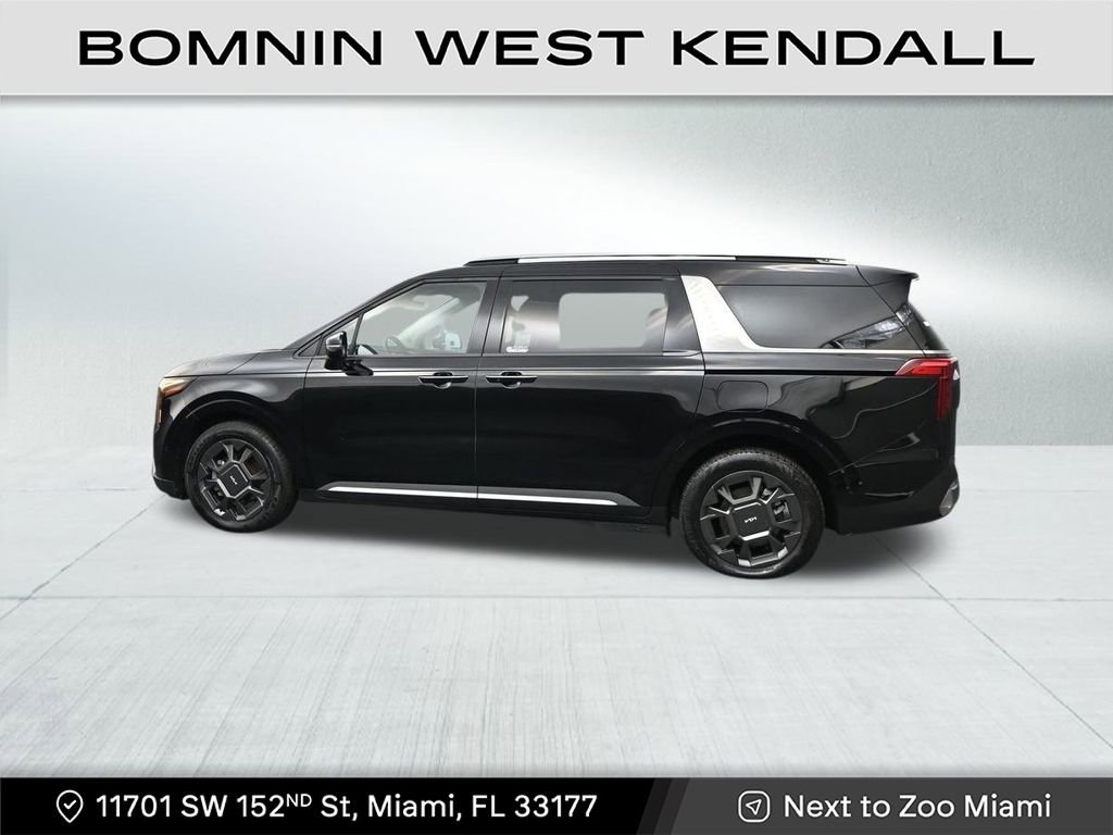 Used 2025 Kia Carnival SX image 2