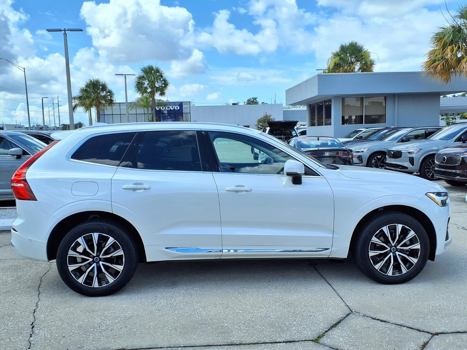 Certified 2023 Volvo XC60 B5 Plus w/ Protection Package Premier FWD image 8