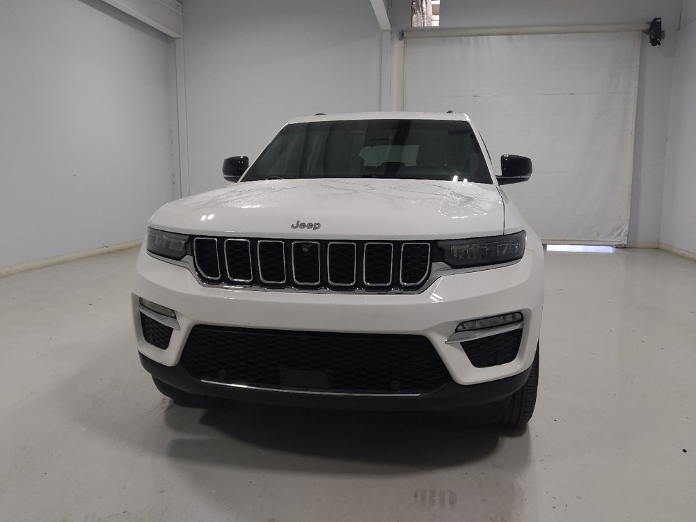 Used 2023 Jeep Grand Cherokee Limited w/ Luxury Tech Group II AWD/4WD image 15