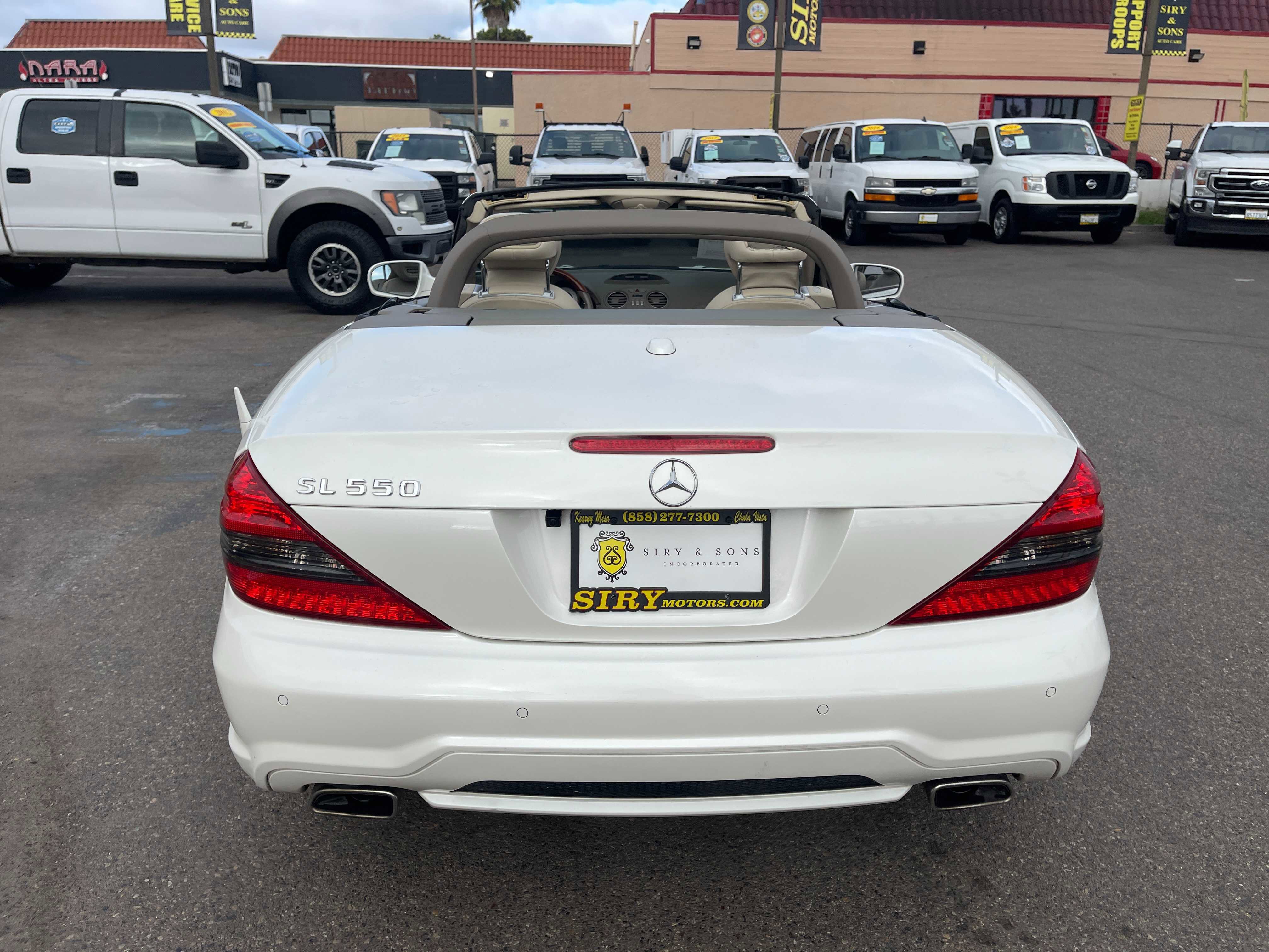 Used 2011 Mercedes-Benz SL 550 image 12