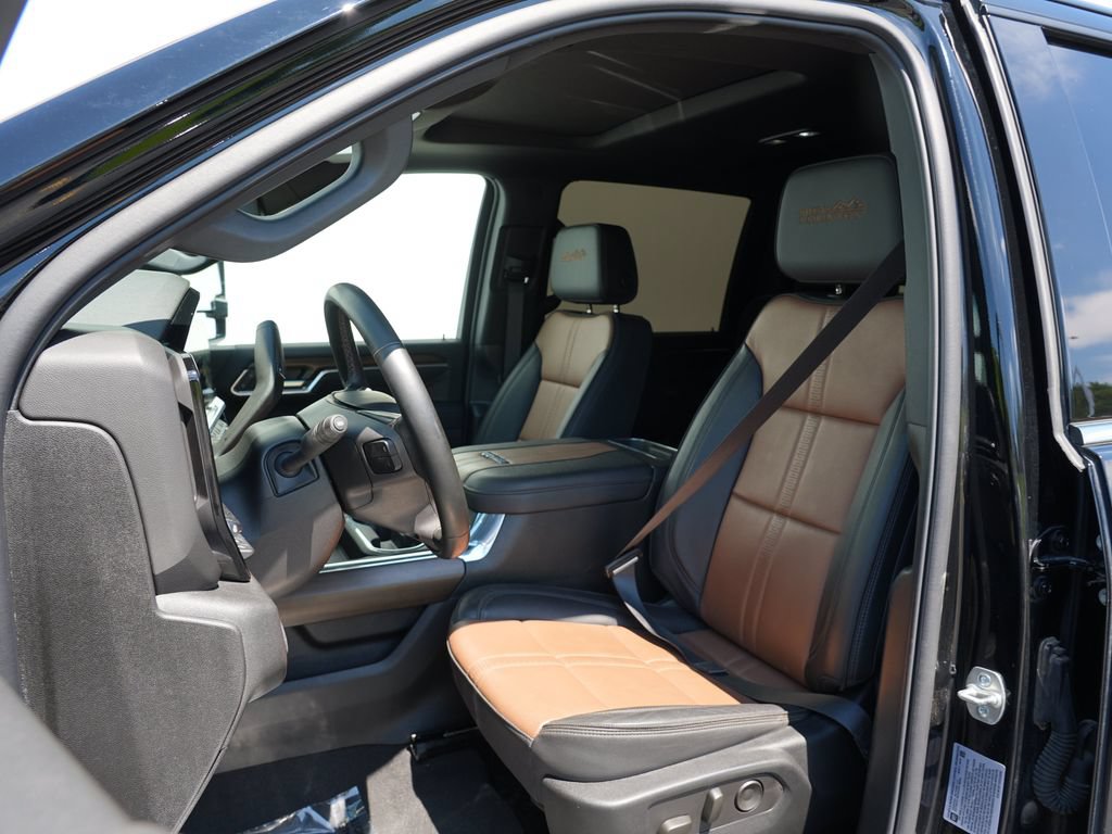 Certified 2025 Chevrolet Silverado 3500 High Country w/ High Country Premium Package AWD/4WD image 12