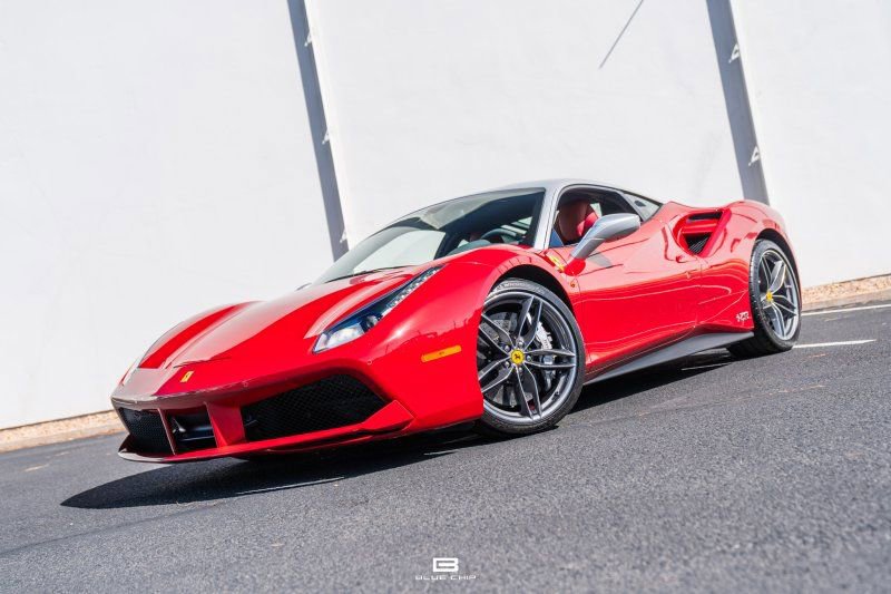 Used 2018 Ferrari 488 GTB image 2
