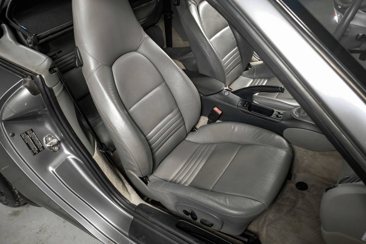 Used 2001 Porsche 911 Carrera RWD image 24