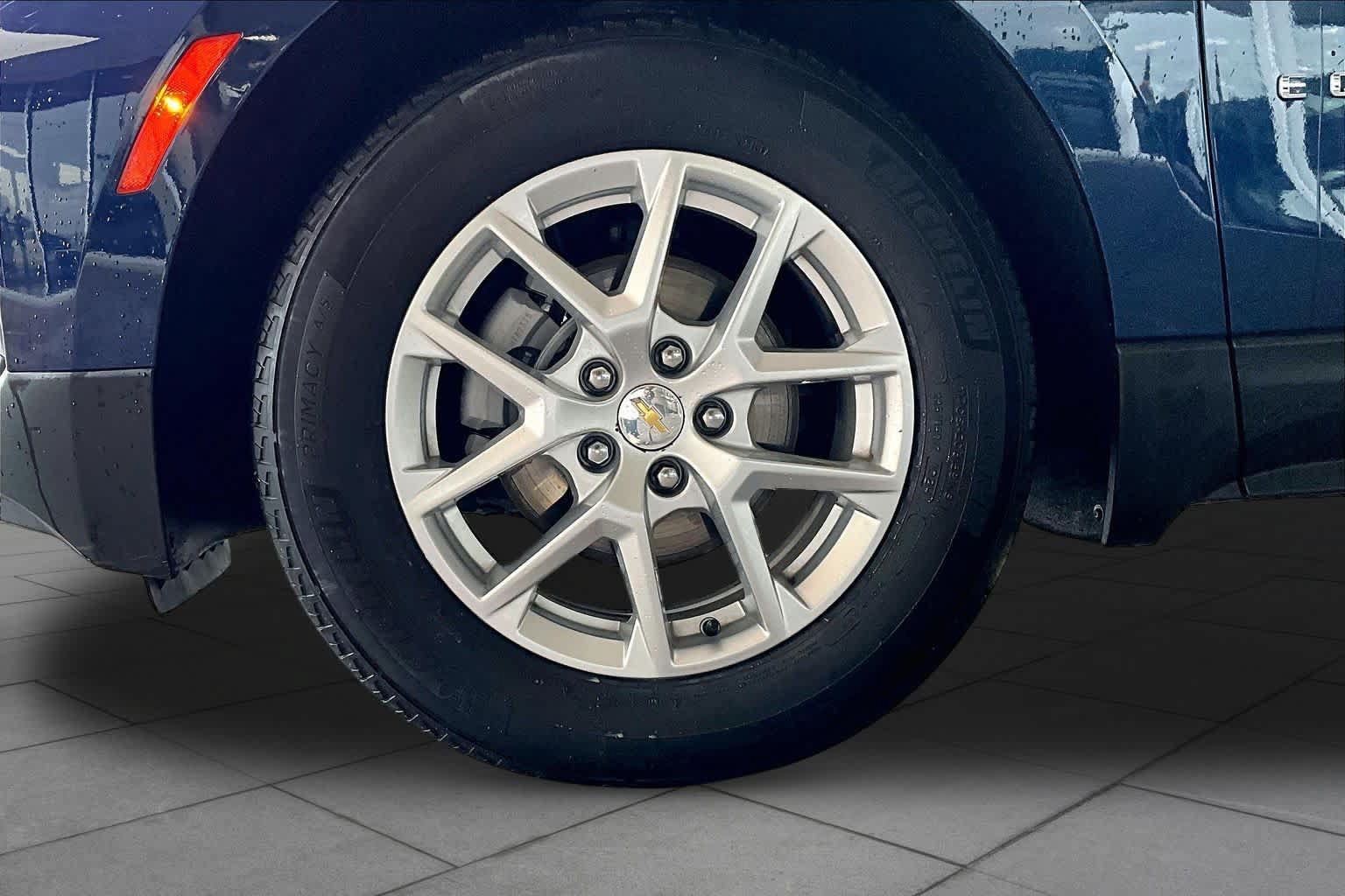 Used 2022 Chevrolet Equinox LT FWD image 11