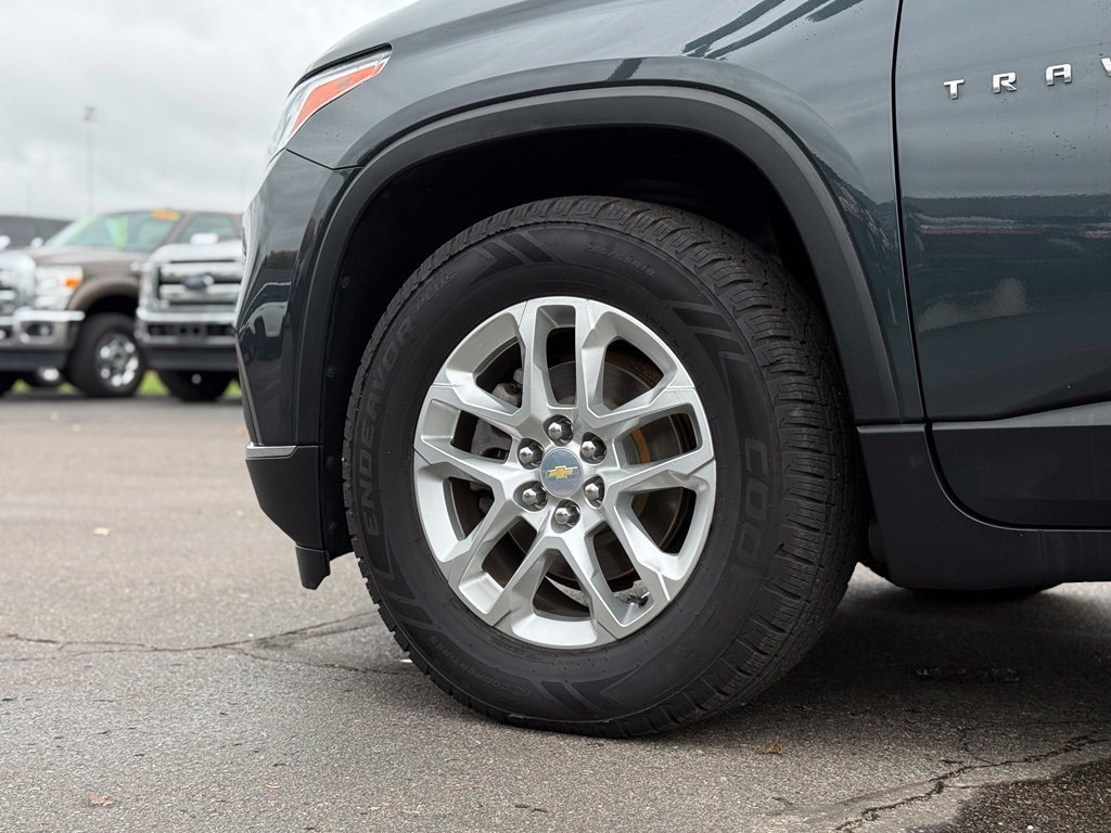 Used 2020 Chevrolet Traverse LT w/ Driver Confidence II Package AWD/4WD image 37