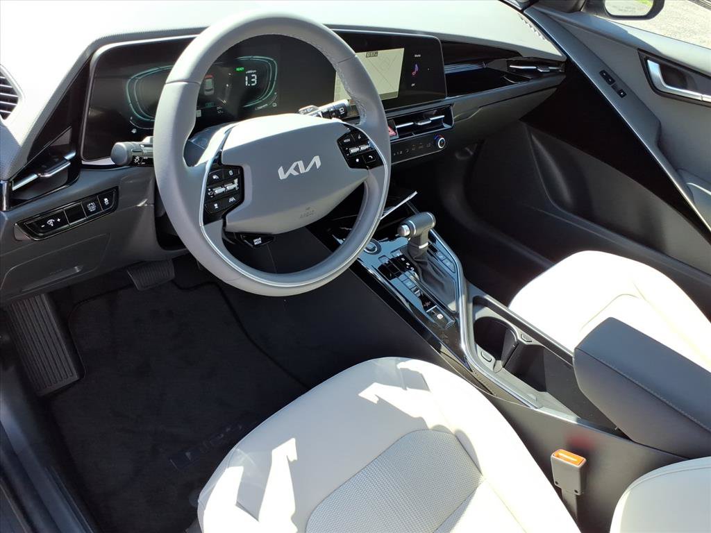 New 2026 Kia Niro EX FWD image 11
