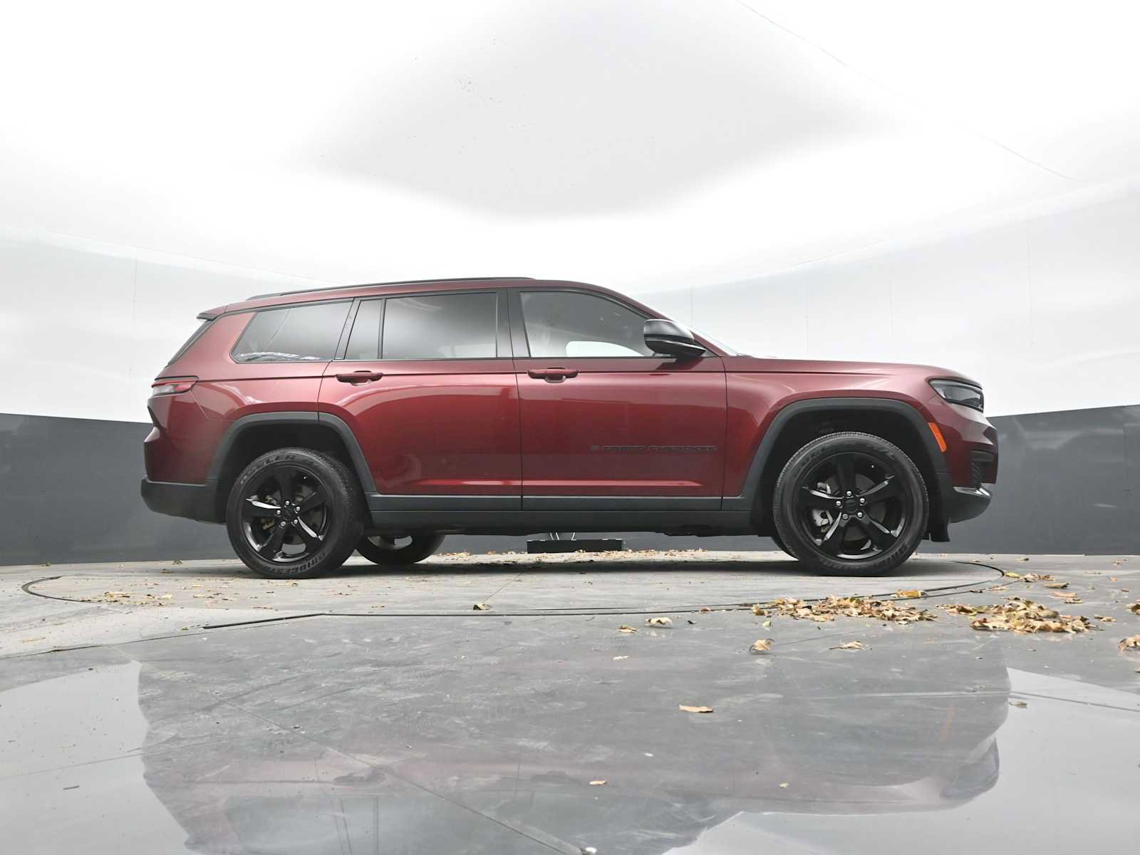 Used 2021 Jeep Grand Cherokee L Laredo image 39