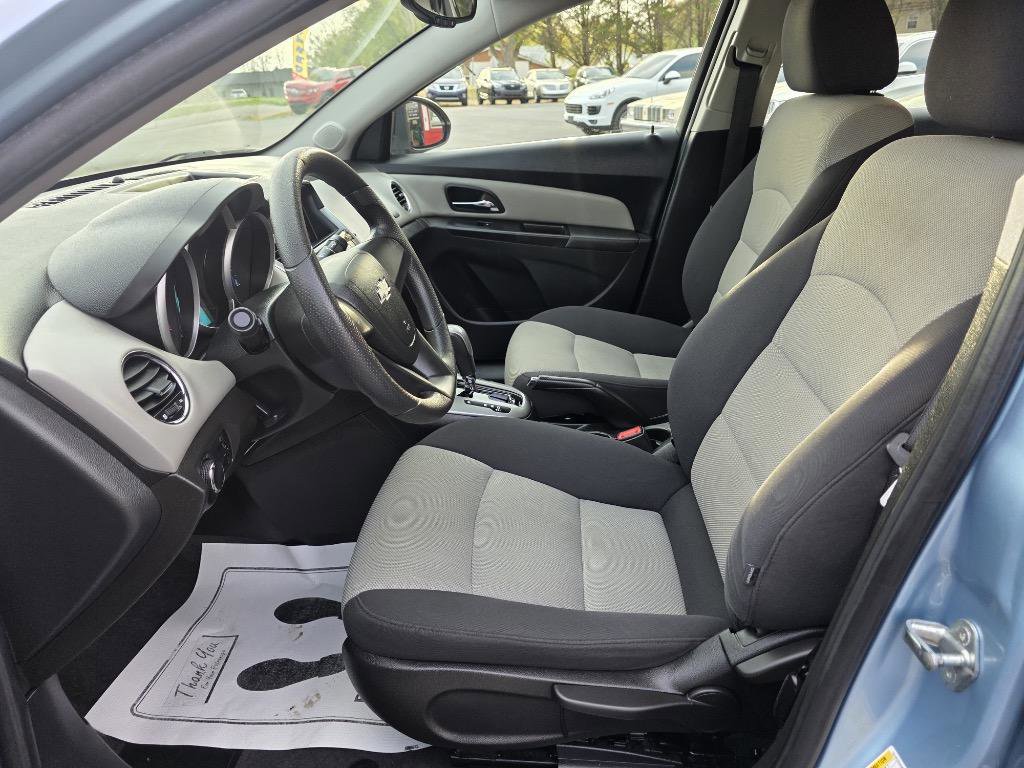 Used 2012 Chevrolet Cruze LS FWD image 12