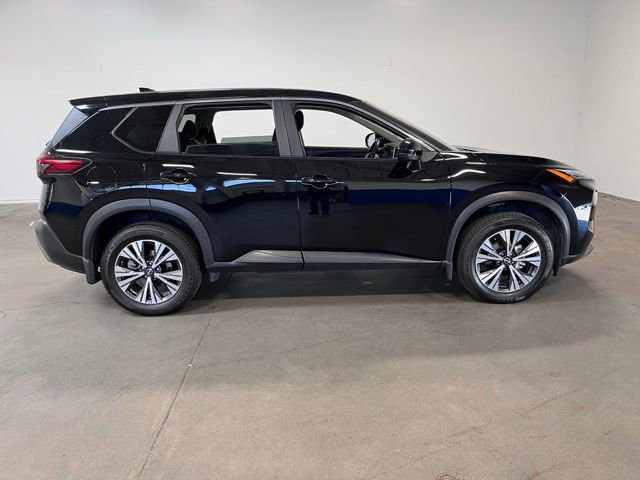 Used 2022 Nissan Rogue SV AWD/4WD image 2