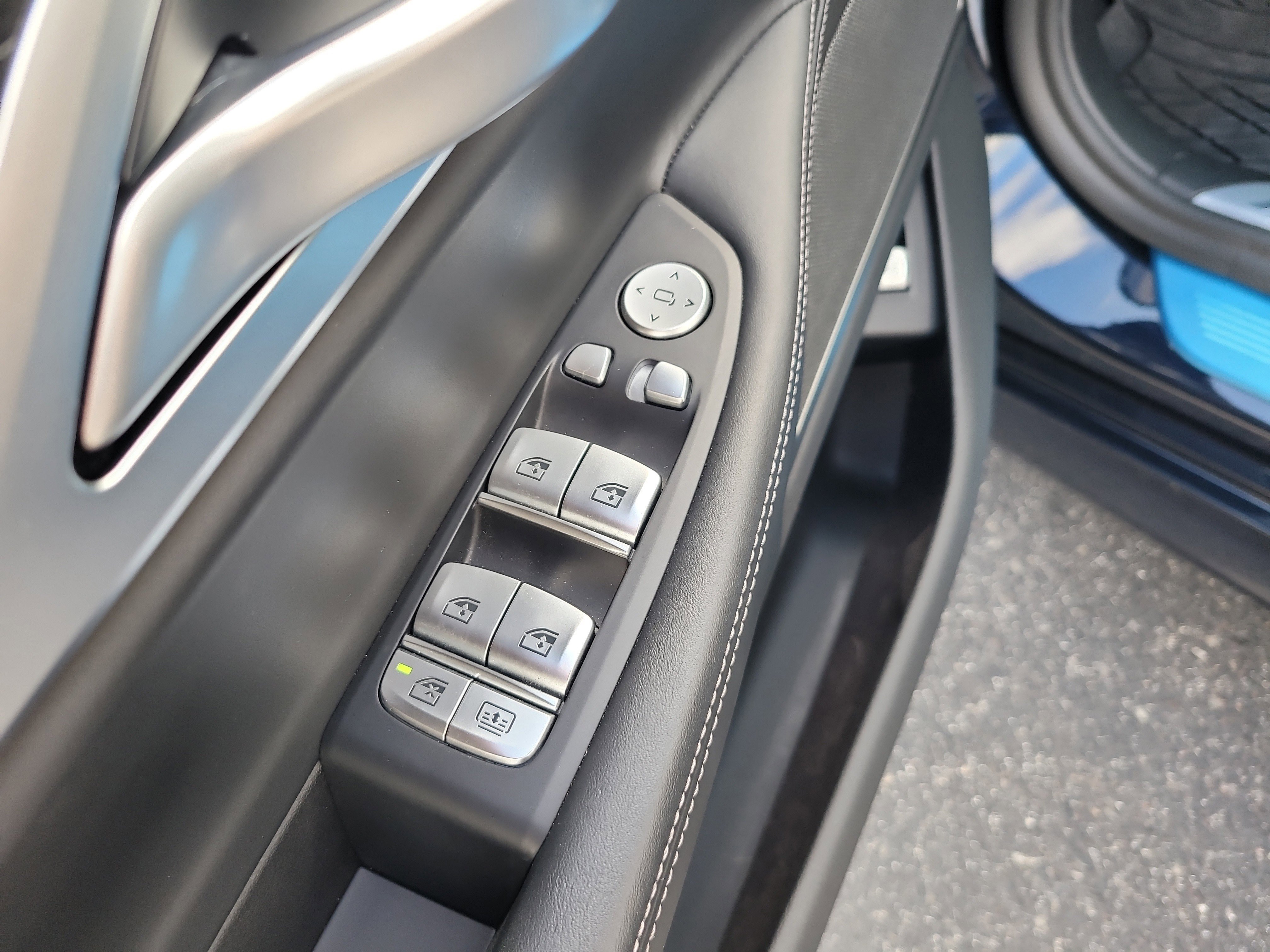 Used 2022 BMW 750i xDrive 750i xDrive w/ Autobahn Package image 16