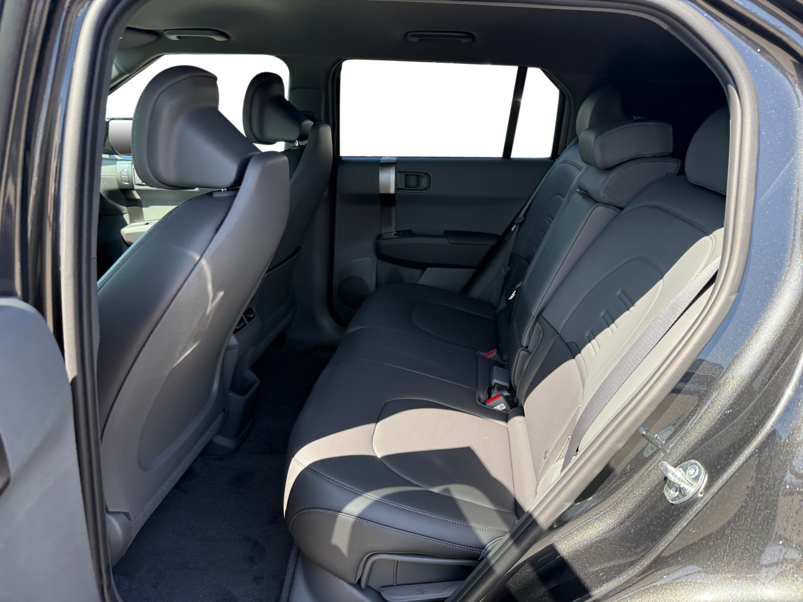New 2027 Kia EV3 Wind FWD image 16