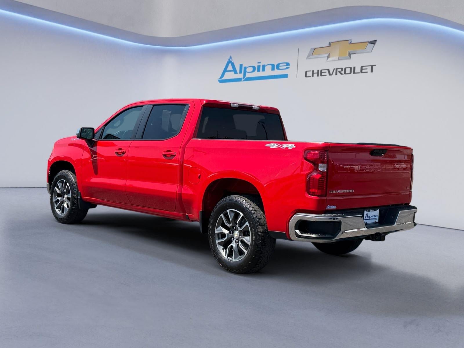 Used 2023 Chevrolet Silverado 1500 LT AWD/4WD image 3