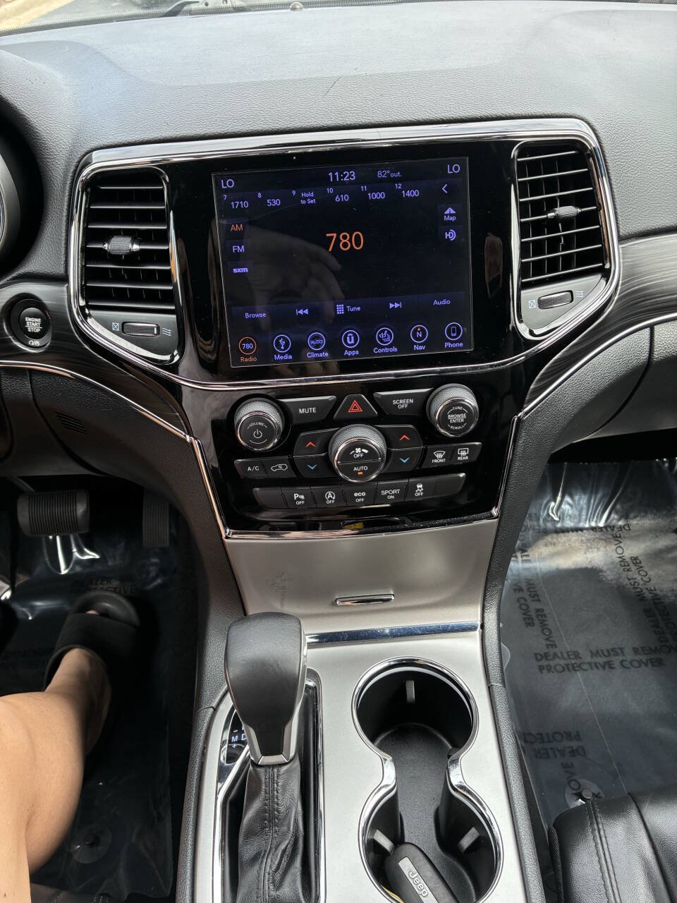 Used 2019 Jeep Grand Cherokee Limited AWD/4WD image 13