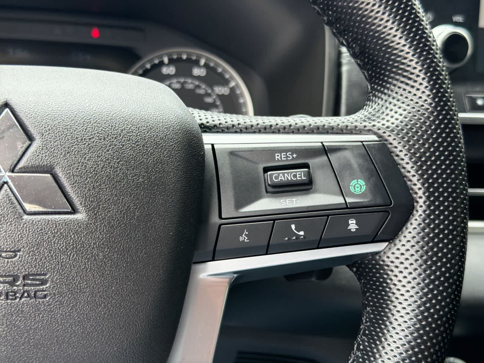 Used 2022 Mitsubishi Outlander SE AWD/4WD image 25