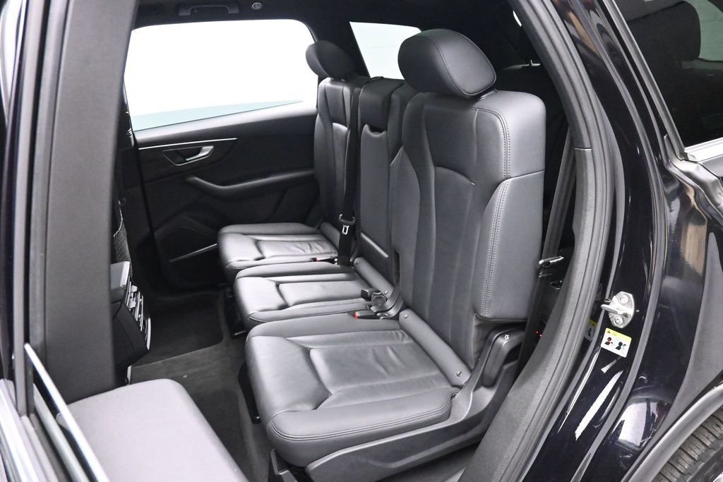 Used 2021 Audi Q7 3.0T Premium Plus w/ Premium Plus Package AWD/4WD image 15