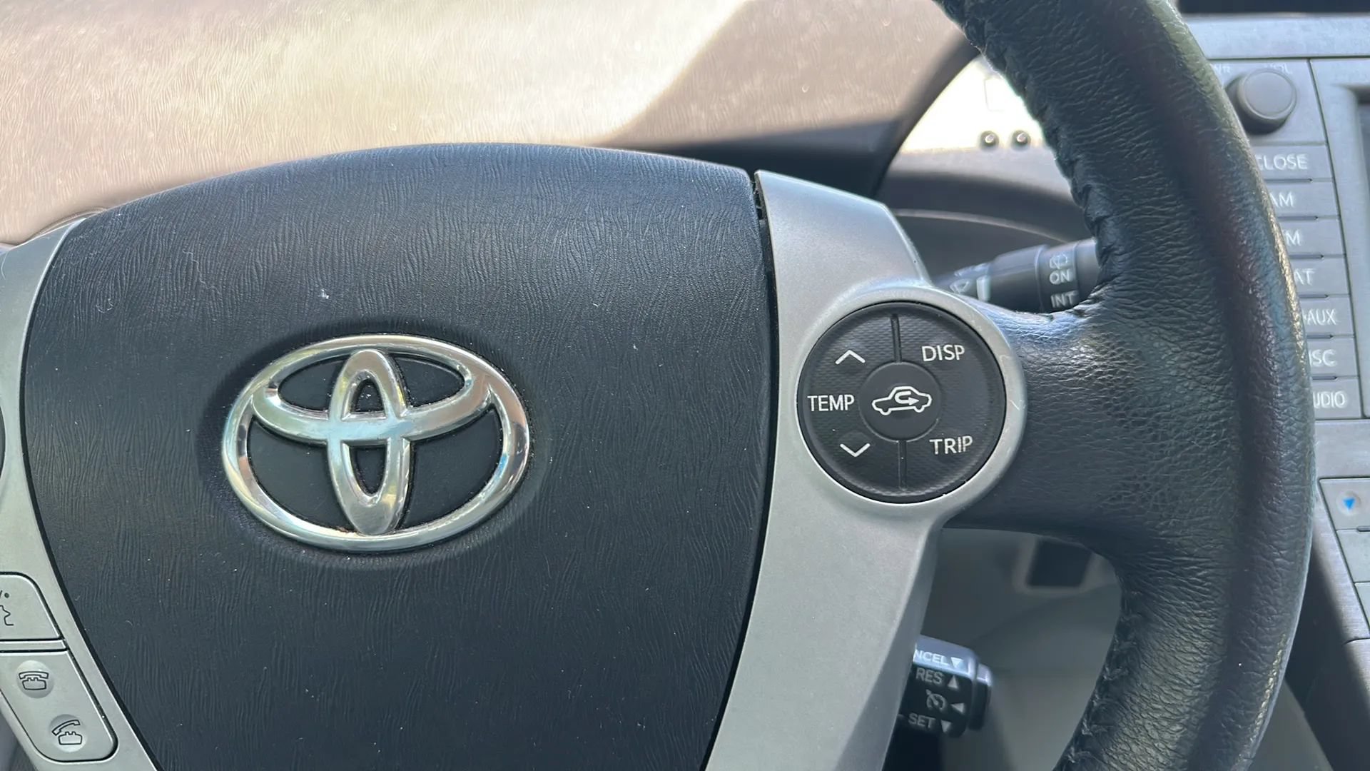 Used 2014 Toyota Prius Four w/ Solar Roof Package FWD image 33