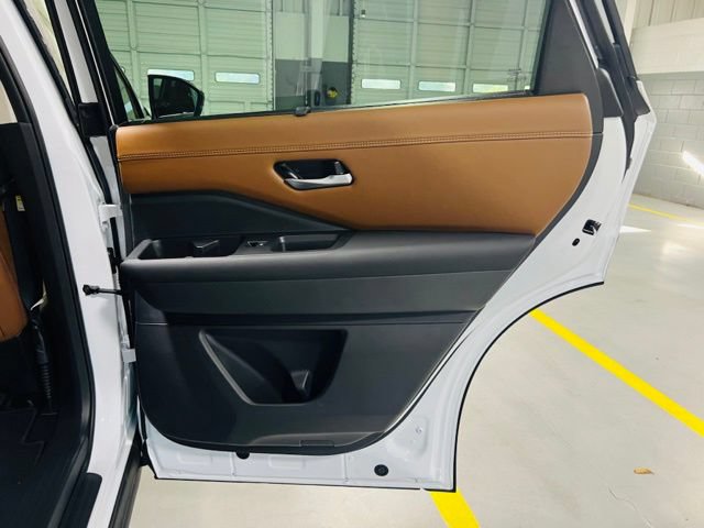 New 2026 Nissan Pathfinder Platinum FWD image 34