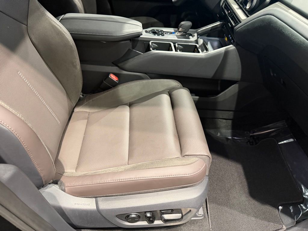 Used 2025 Lexus TX 550h AWD Plug-In Hybrid w/ Technology Package image 40
