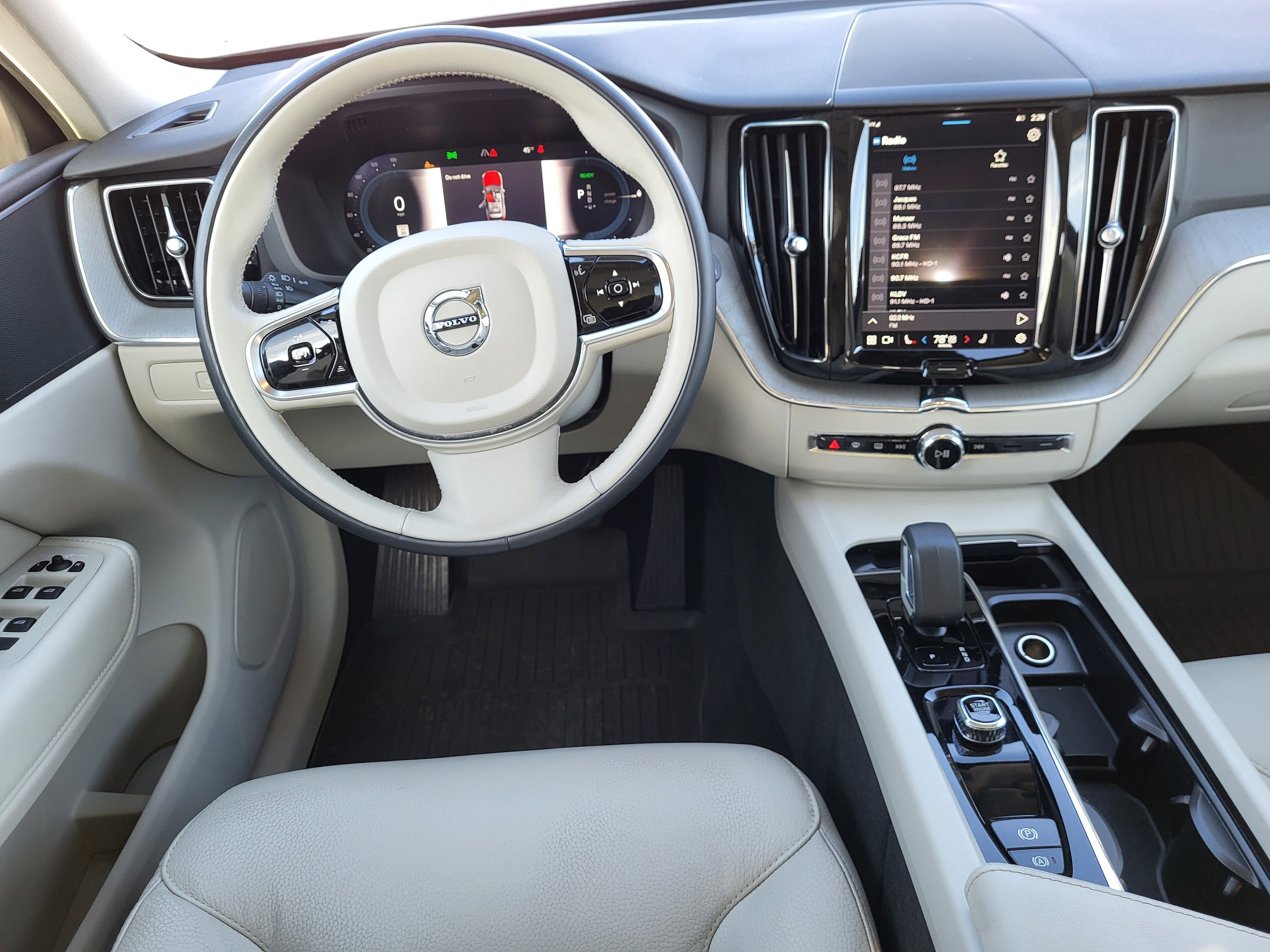 Certified 2024 Volvo XC60 T8 Plus w/ Protection Package Premier image 19