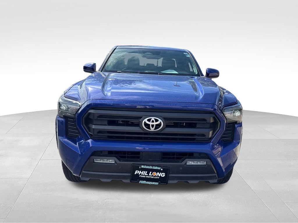 Used 2025 Toyota Tacoma SR5 AWD/4WD image 2