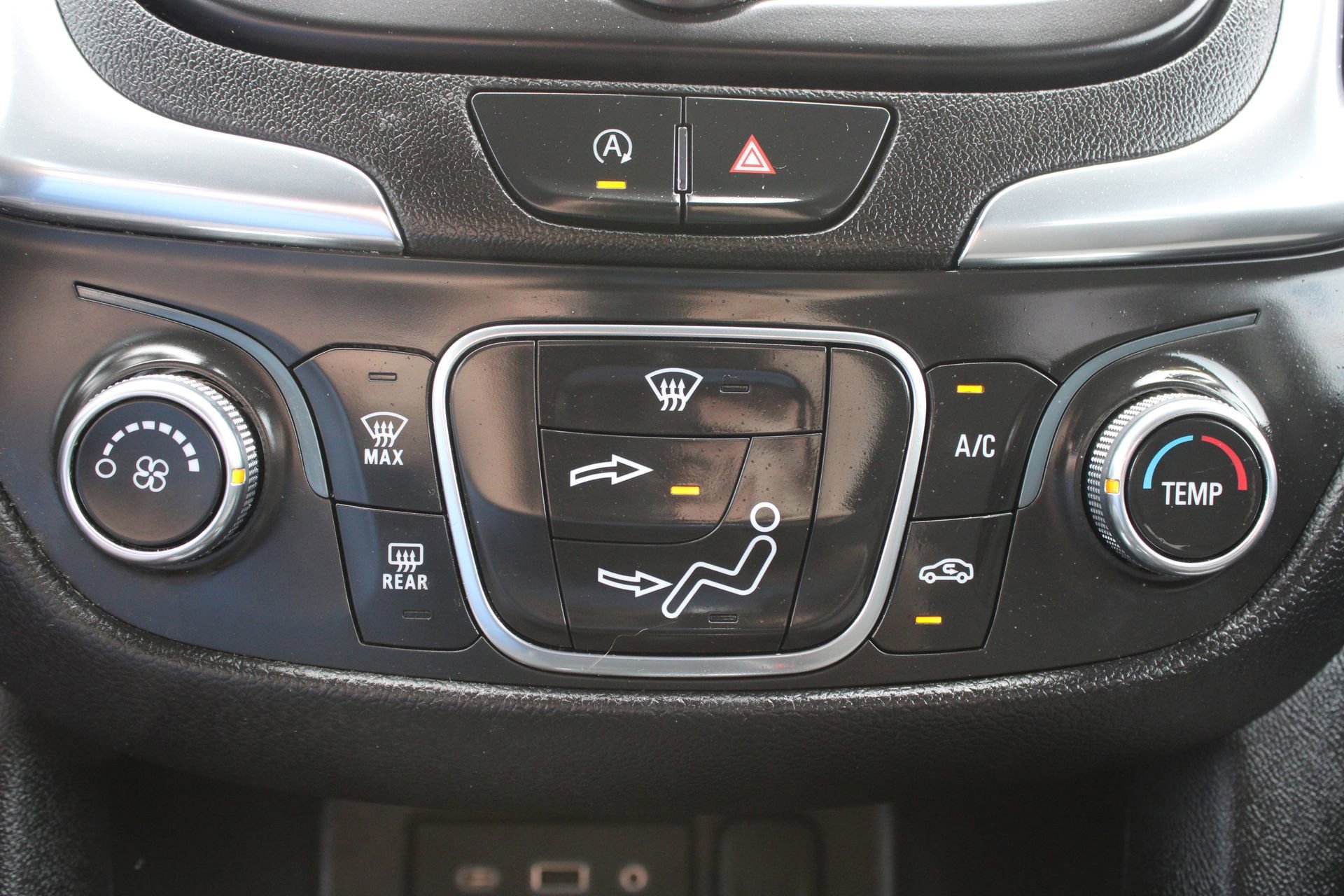 Used 2022 Chevrolet Equinox LT FWD image 38