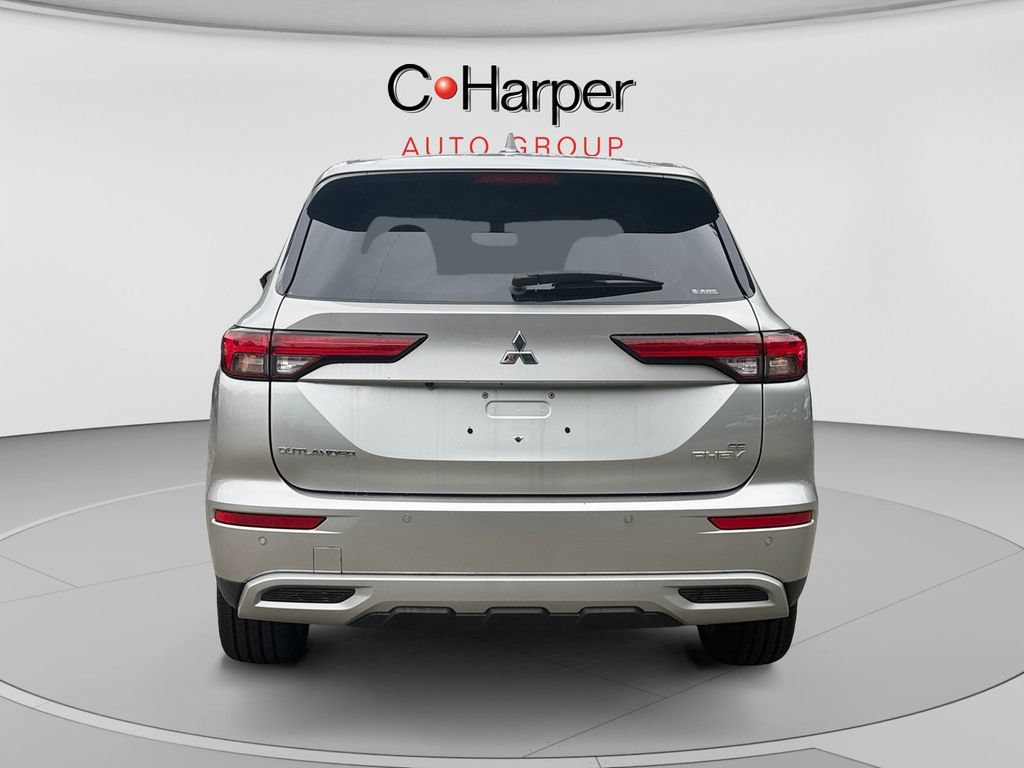 Used 2024 Mitsubishi Outlander 4WD Plug-In Hybrid image 4