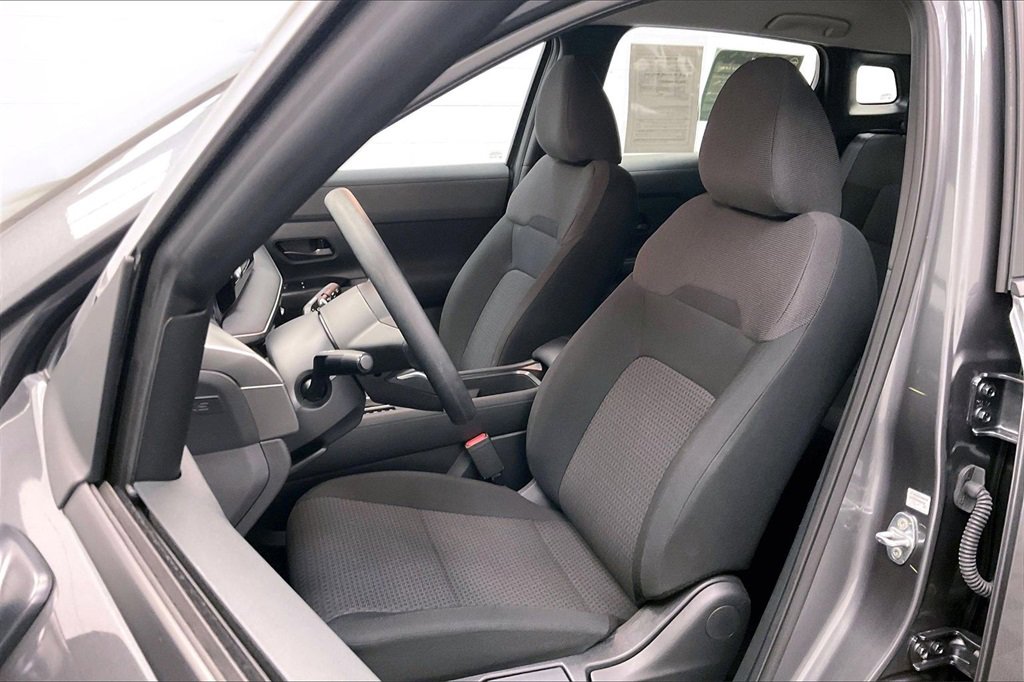 Certified 2025 Nissan Kicks S image 16