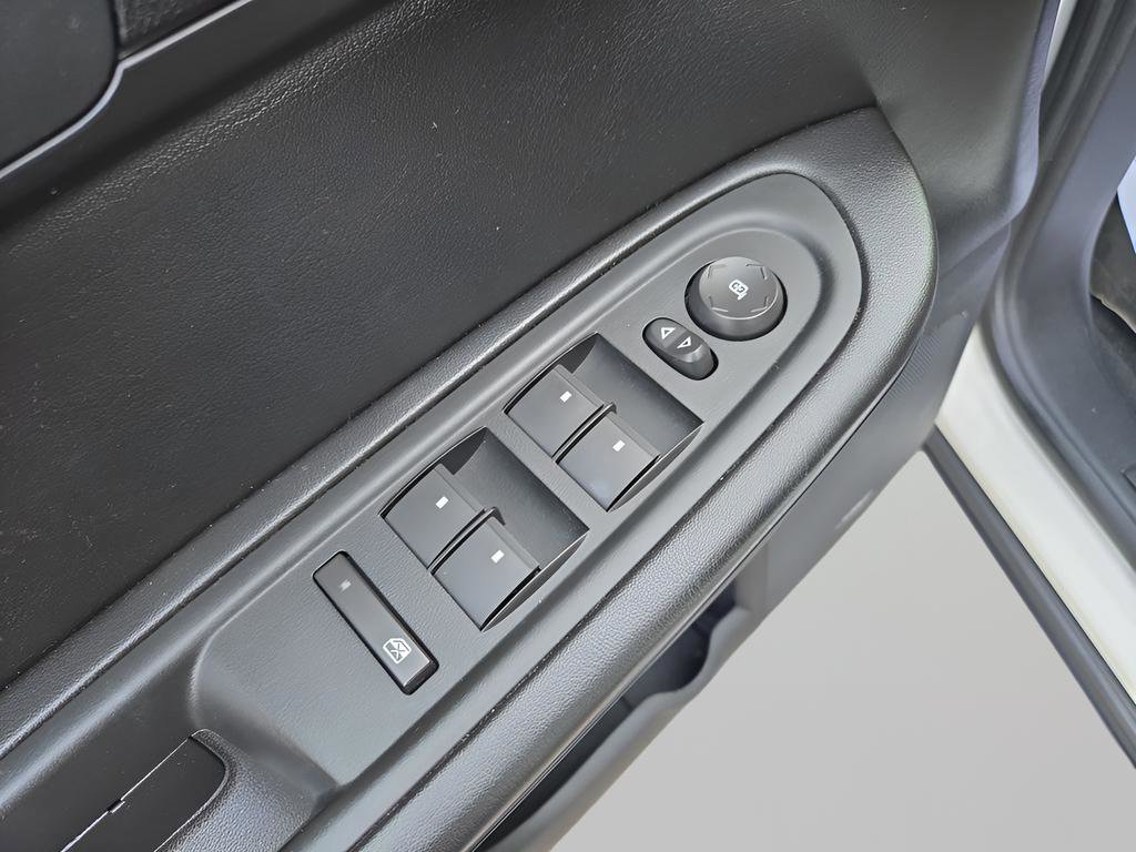 Used 2015 Chevrolet Traverse LT AWD/4WD image 19