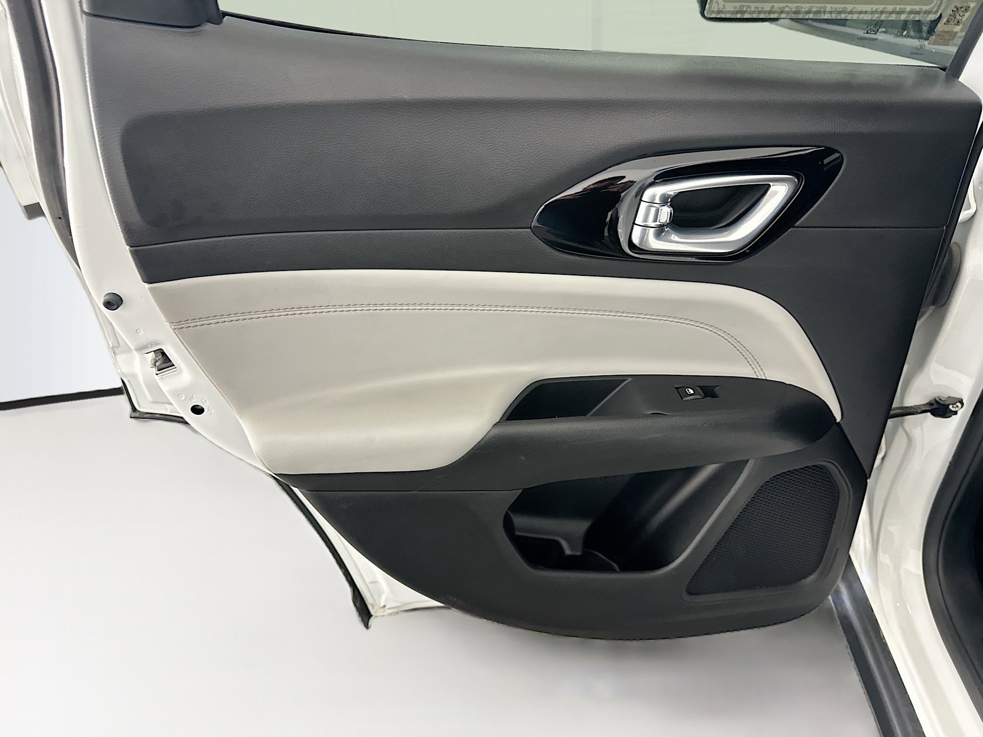 Used 2025 Jeep Compass Limited image 26