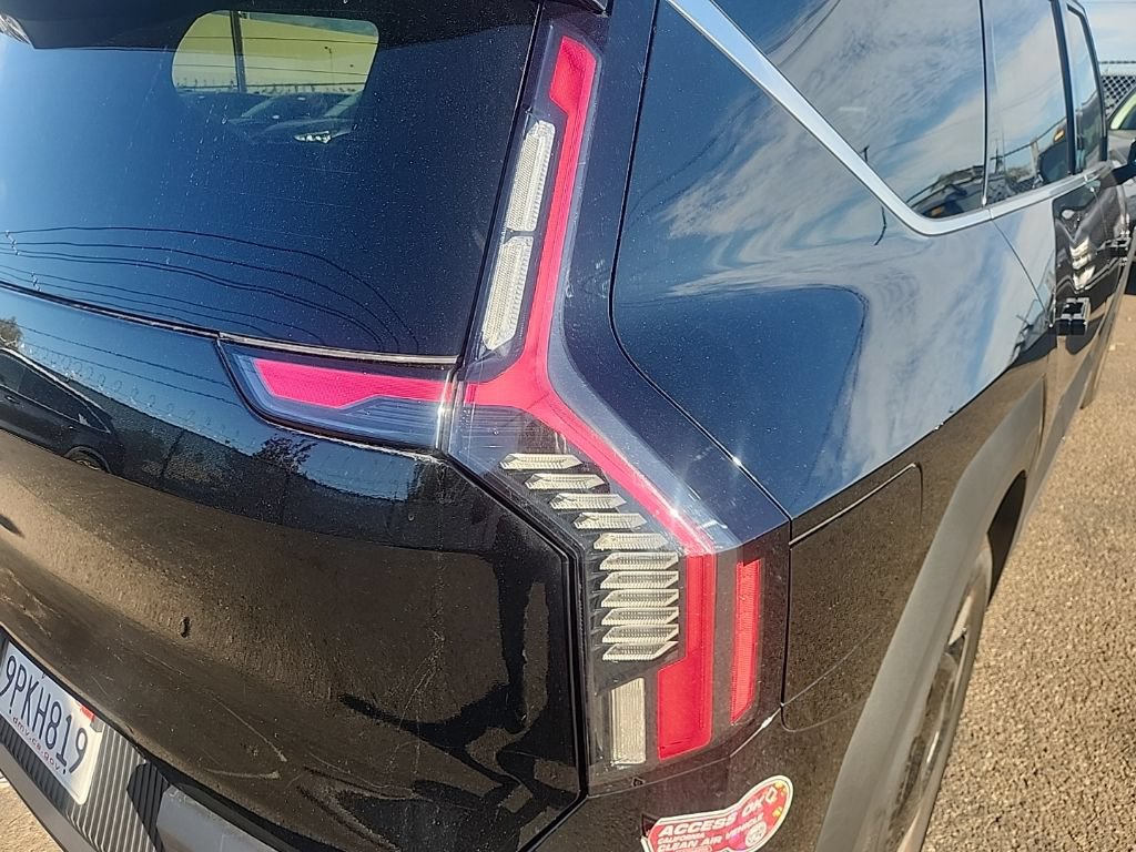 Certified 2024 Kia EV9 Light Long Range RWD image 14