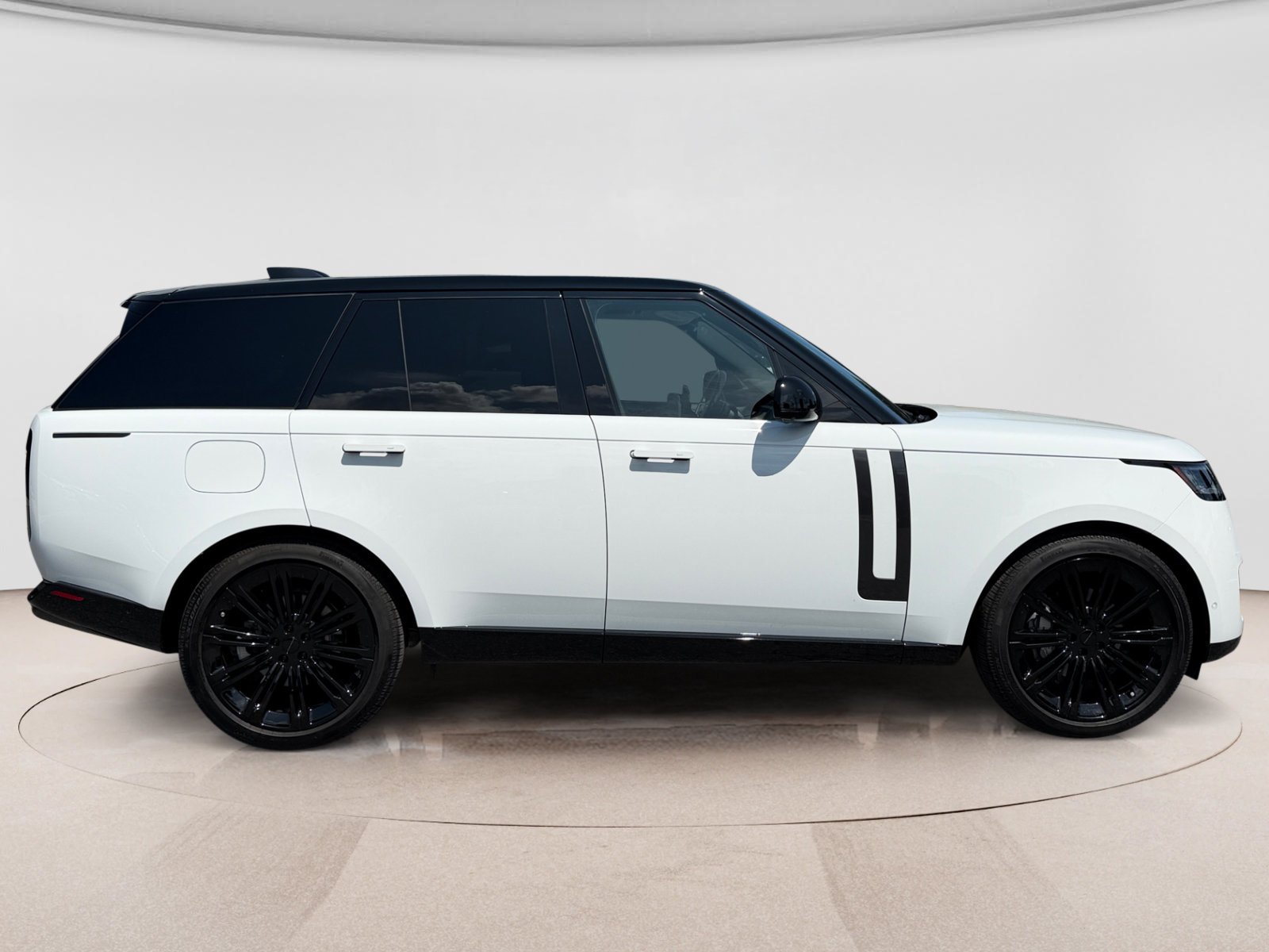 Used 2026 Land Rover Range Rover SE AWD/4WD image 6