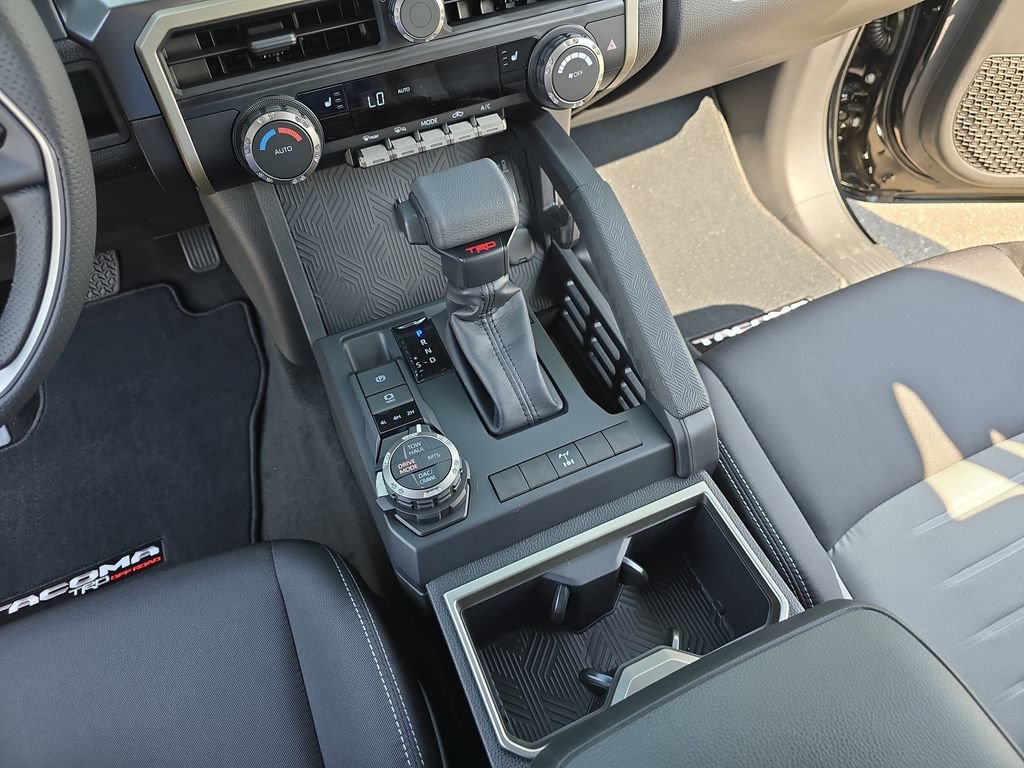 Used 2025 Toyota Tacoma TRD Off-Road AWD/4WD image 26