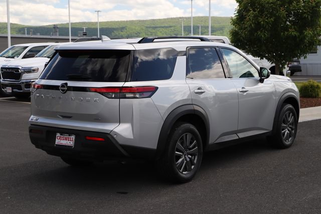 Used 2025 Nissan Pathfinder SV AWD/4WD image 5