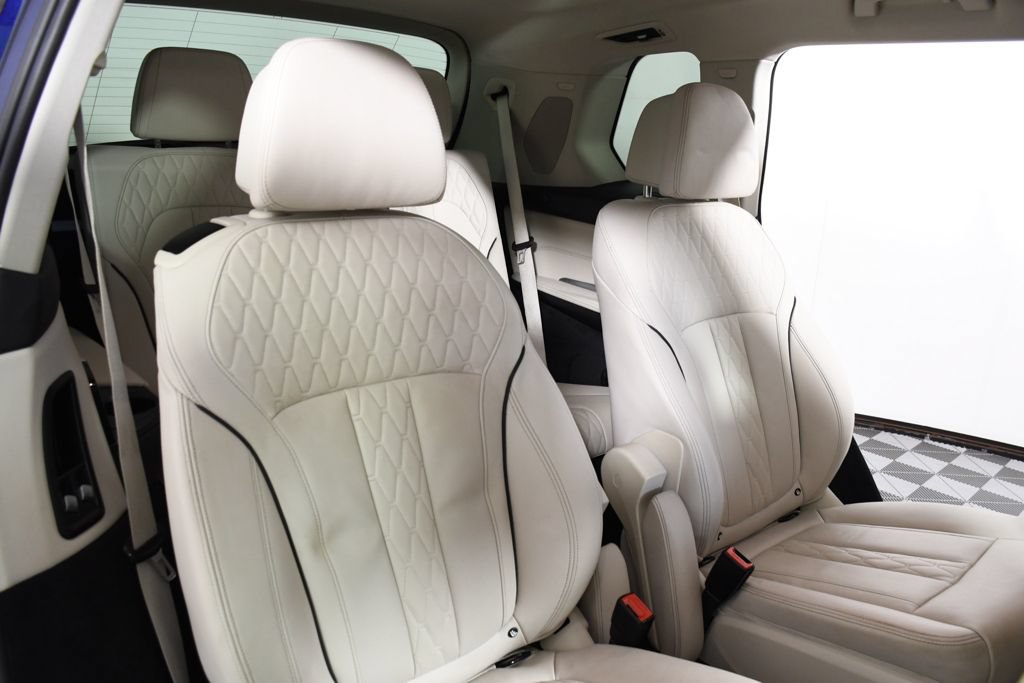 Used 2023 BMW X7 xDrive40i w/ Executive Package AWD/4WD image 23