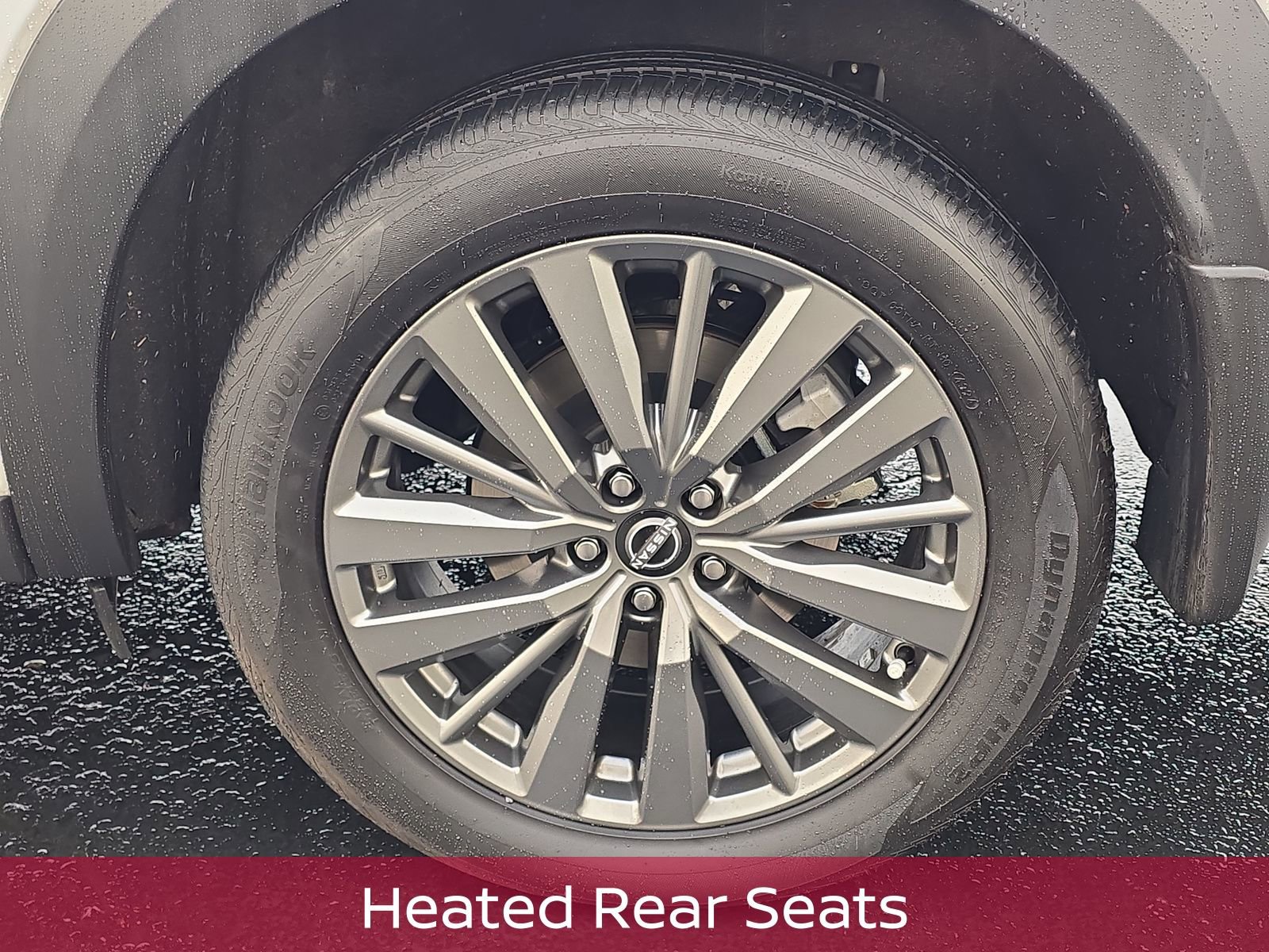 Used 2025 Nissan Pathfinder SL w/ SL Premium Package image 11