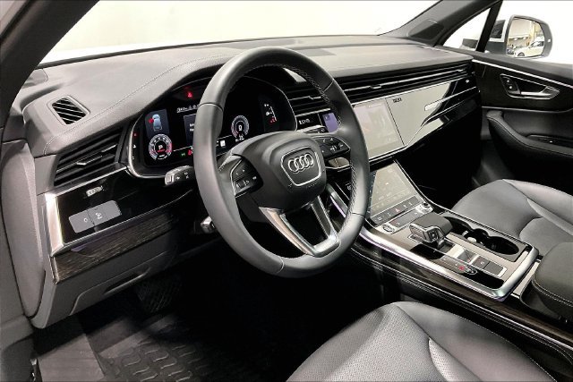 Used 2025 Audi Q7 3.0T Premium Plus w/ Premium Plus Package AWD/4WD image 7